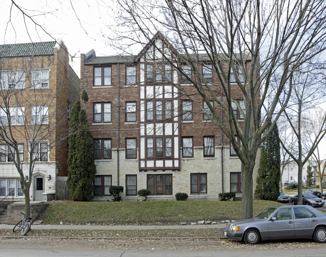 Franklin Hall in Milwaukee, WI - Building Photo - Building Photo