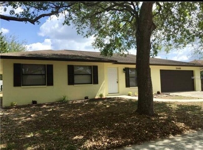 2445 E Burr Oak Ct in Sarasota, FL - Building Photo - Building Photo