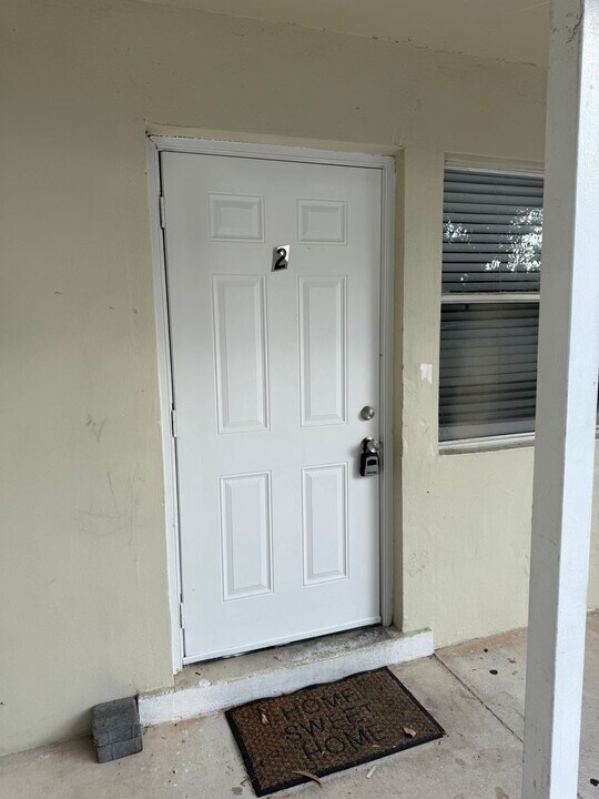 1176 W 32nd St in West Palm Beach, FL - Foto de edificio