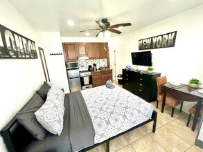 338 Van Buren St, Unit SI FL1-ID1520226P in Hollywood, FL - Foto de edificio - Building Photo