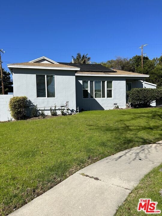 12417 Stanwood Pl in Los Angeles, CA - Building Photo