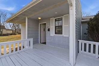 120 N Hazel St in Grove, OK - Building Photo - Building Photo