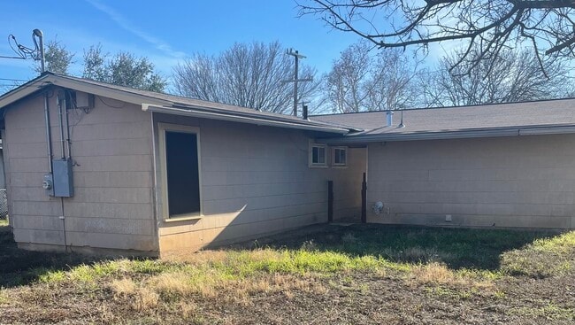 351 Haverford Dr in San Antonio, TX - Building Photo - Building Photo