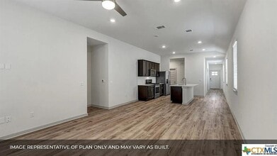 325 Fairfax Ave in San Marcos, TX - Building Photo - Building Photo