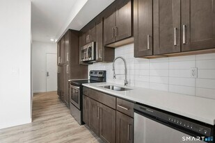 19 Day St, Unit 308 in Norwalk, CT - Building Photo