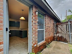 2955 Loving Ave in Fort Worth, TX - Building Photo - Building Photo