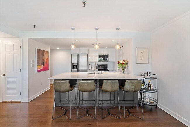 20 Webster St, Unit 304 in Brookline, MA - Building Photo - Building Photo