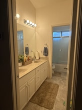 8725 Goldy Glen Way in Elk Grove, CA - Foto de edificio - Building Photo