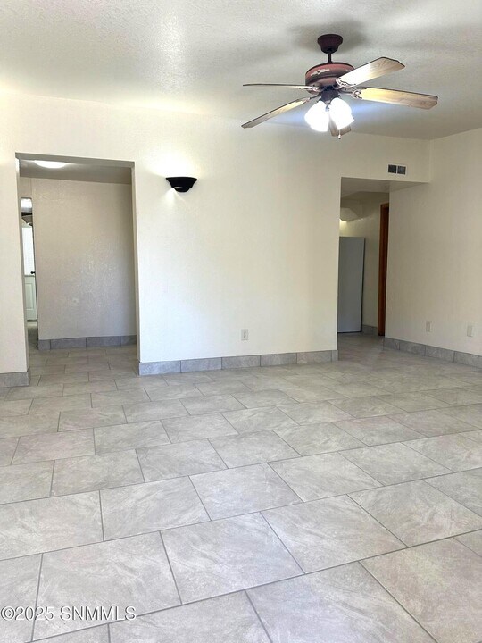 1702 Nevada Ave-Unit -2 in Las Cruces, NM - Building Photo