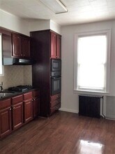 361 Ege Ave in Jersey City, NJ - Building Photo - Building Photo