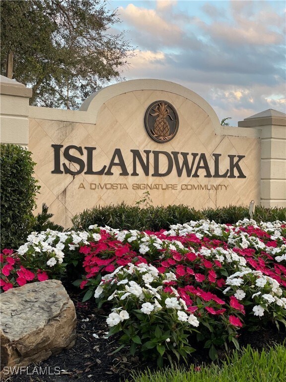 6084 Islandwalk Blvd in Naples, FL - Building Photo - Building Photo