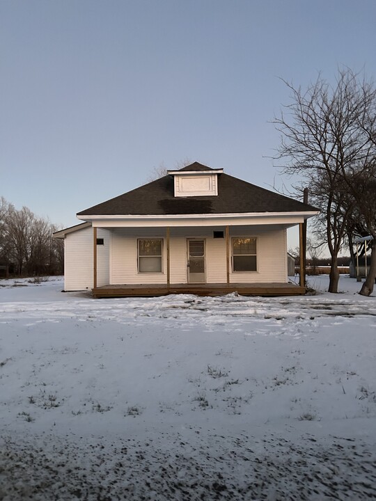 1821 Idaho Rd in Williamsburg, KS - Building Photo