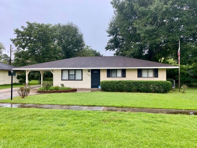 property at 1940 Potwin Dr