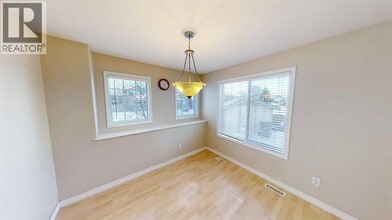 31 Pinnacle Blvd in Grande Prairie, AB - Building Photo - Building Photo