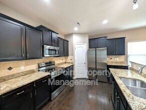 9223 Avery Meadows Dr in Charlotte, NC - Building Photo - Building Photo