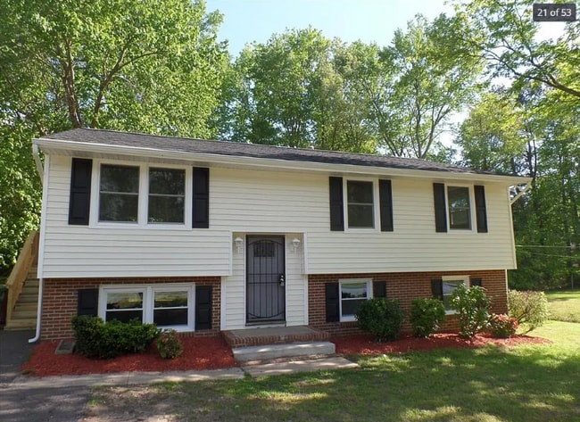 property at 1624 Darby Dr