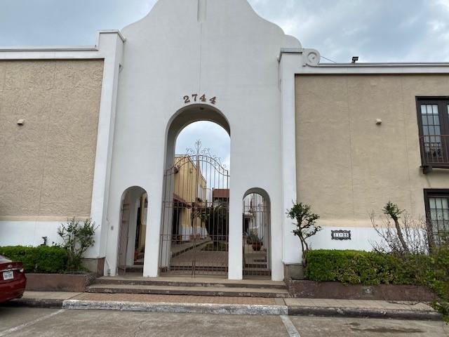 2744 Briarhurst Dr Photo