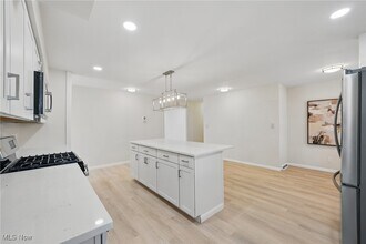 33115 Ledge Hill Dr in Solon, OH - Building Photo - Building Photo