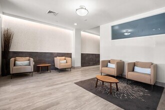 250 Meridian St, Unit 313 in Boston, MA - Foto de edificio - Building Photo