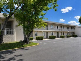7668 SW 152nd Ave in Miami, FL - Building Photo