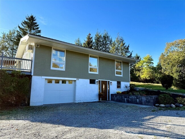 202 Holsapple Rd in Dover Plains, NY - Building Photo - Building Photo