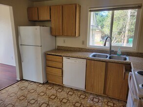 8732 14th Ave NW, Unit Full Home in Seattle, WA - Building Photo - Building Photo