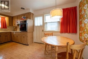 28 Esther Lorrie Dr in Toronto, ON - Building Photo