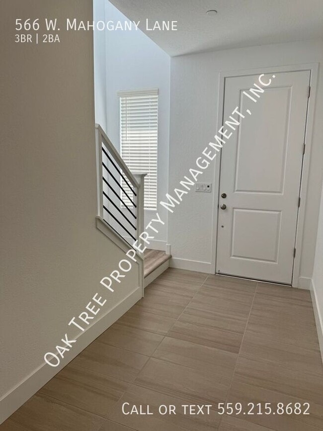 566 W Mahogany Ln in Clovis, CA - Building Photo - Building Photo