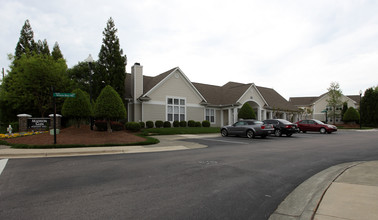 Madison Glen in Raleigh, NC - Building Photo - Building Photo