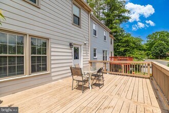 5547 Cabat Lake Ct in Fairfax, VA - Building Photo - Building Photo