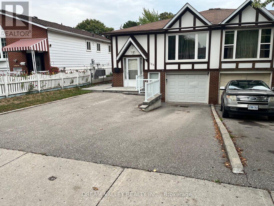 185 Apache Trail in Toronto, ON - Building Photo