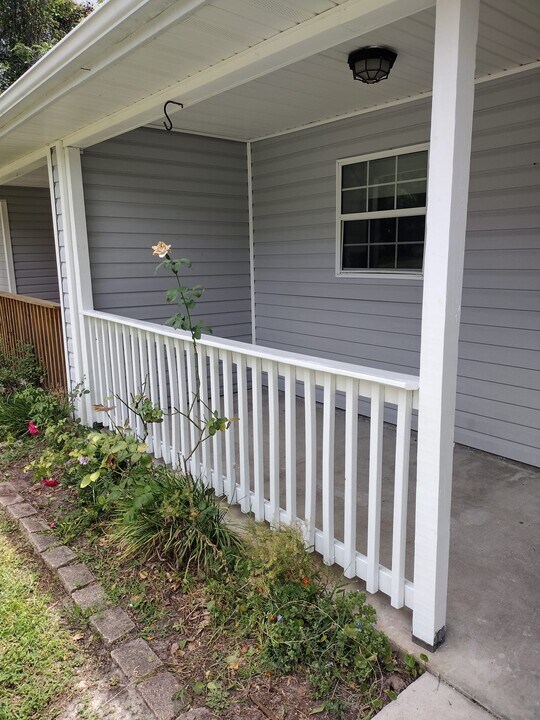 209 S Island St in Kingsland, GA - Building Photo