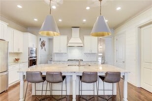 1816 Falling Sky Ct in Brookhaven, GA - Building Photo