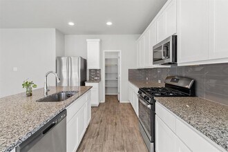 11325 Comano Dr in Austin, TX - Building Photo - Building Photo
