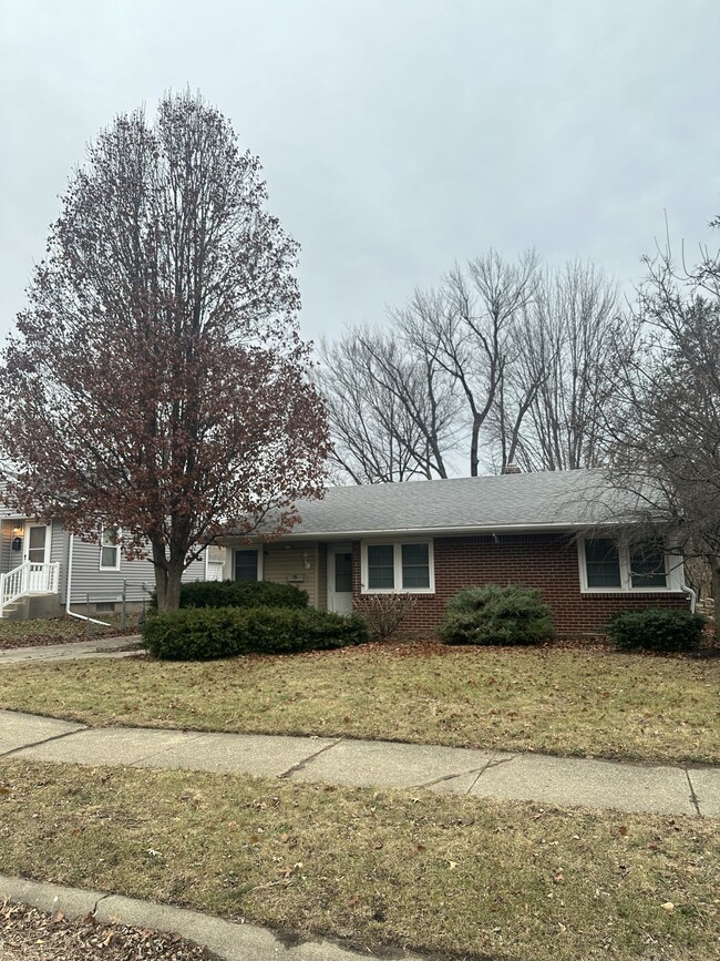 property at 3112 Brendenwood Rd