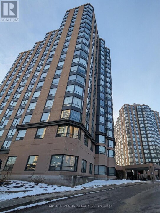 1 Hickory Tree Rd in Toronto, ON - Building Photo