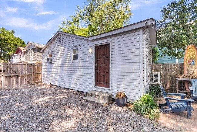 40 Poinsett St in Charleston, SC - Building Photo - Building Photo