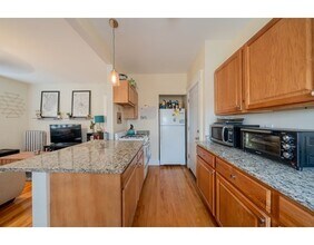 465 Broadway-Unit -12 in Medford, MA - Building Photo - Building Photo