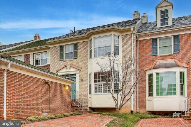 8017 Rising Ridge Rd in Bethesda, MD - Building Photo - Building Photo