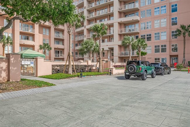 3505 Sage Rd in Houston, TX - Building Photo - Building Photo