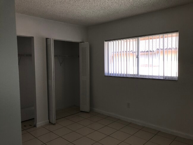 950 SW 104th Ct
