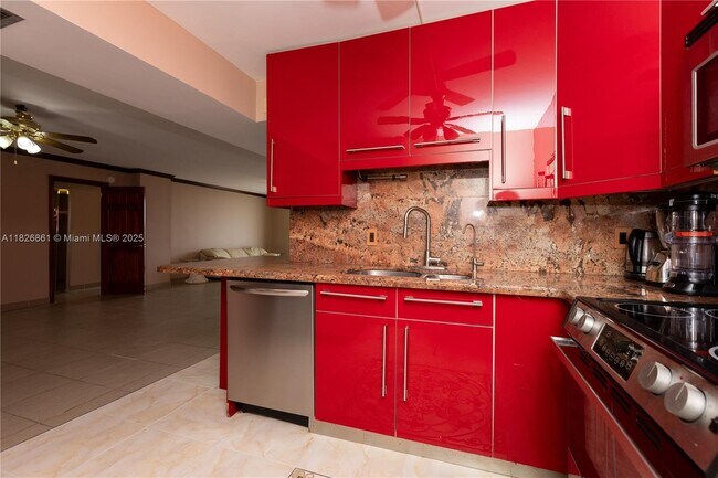 1500 S Ocean Dr, Unit 4B in Hollywood, FL - Building Photo - Building Photo