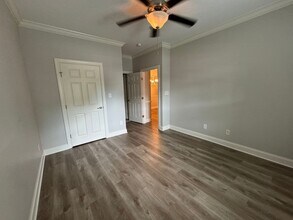 321 Gallery Dr in Spring Lake, NC - Building Photo - Building Photo