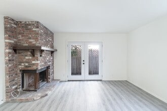 109 Ojai Ave in Oxnard, CA - Building Photo - Building Photo