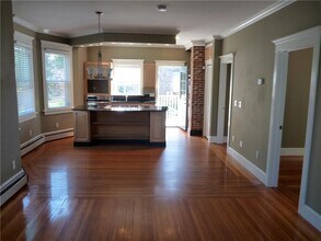 132 Gibbs Ave in Newport, RI - Building Photo - Building Photo