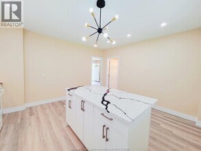 680 Caron Ave in Windsor, ON - Building Photo - Building Photo