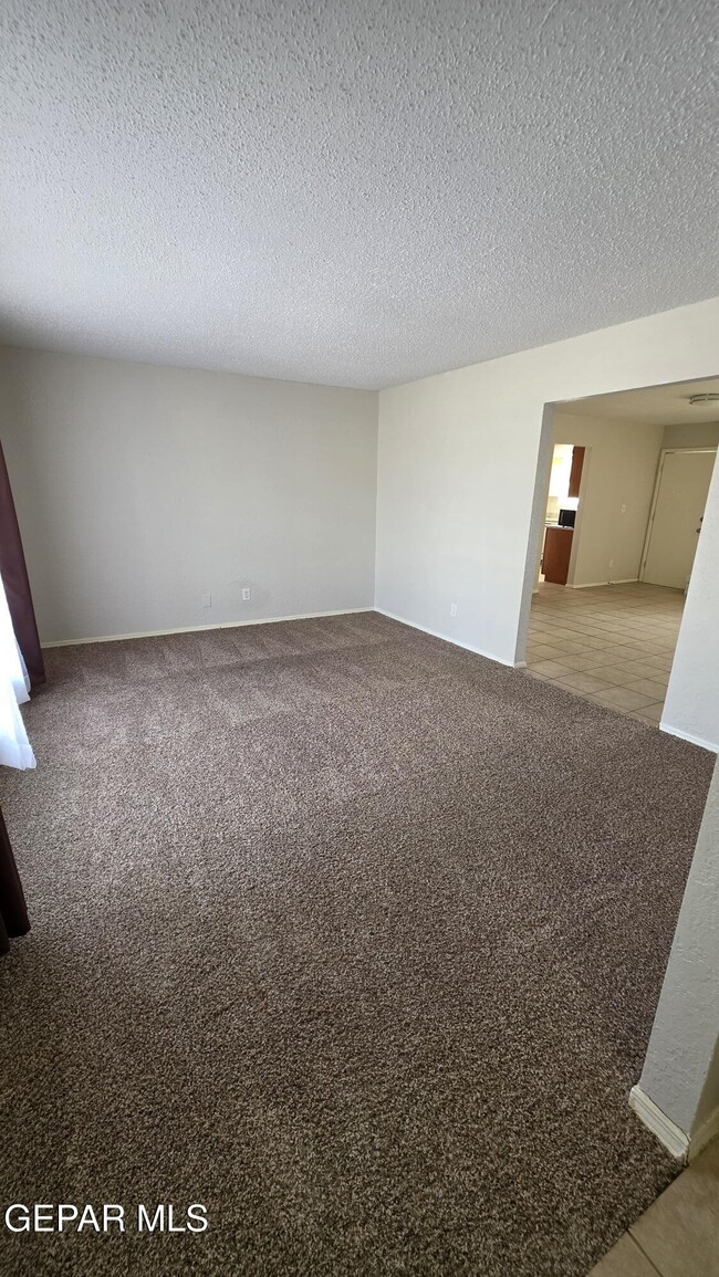 10932 George Archer Dr in El Paso, TX - Building Photo - Building Photo