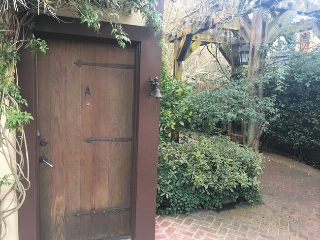 171 W Poplar Ave, Unit A