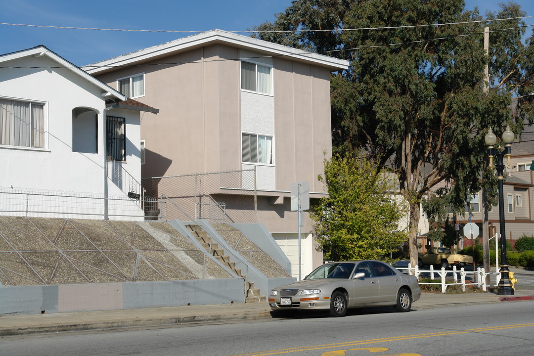 303 Armour Ave in South San Francisco, CA - Building Photo