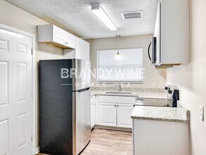 4503 Anvers Blvd in Jacksonville, FL - Foto de edificio - Building Photo